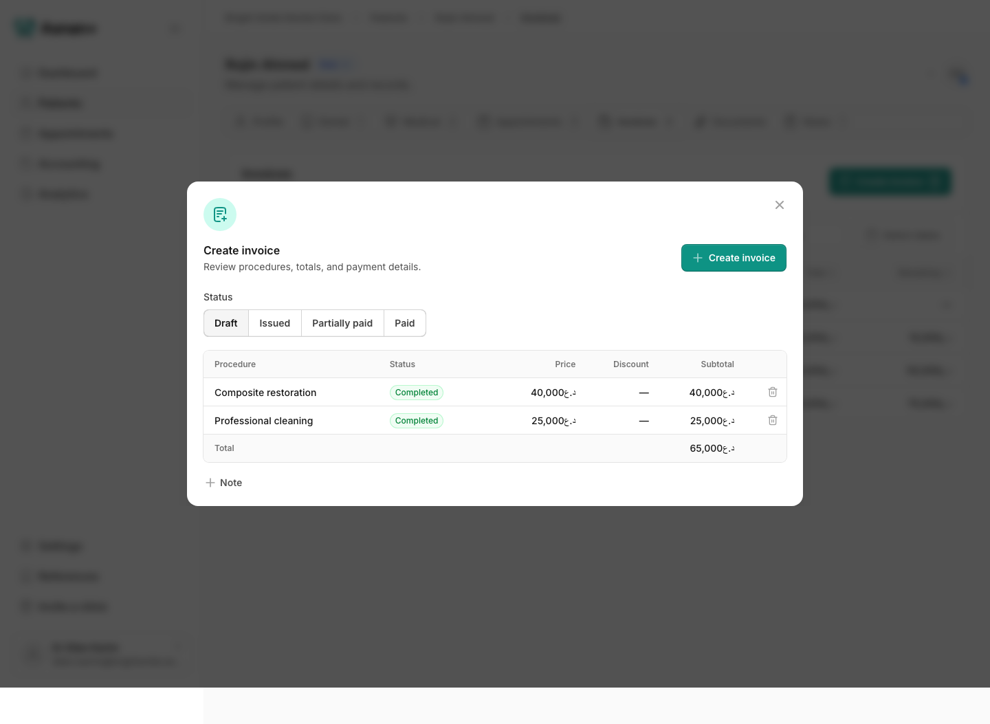 Create invoice dialog showing a fictional patient’s procedures, prices, discounts, and invoice status choices.